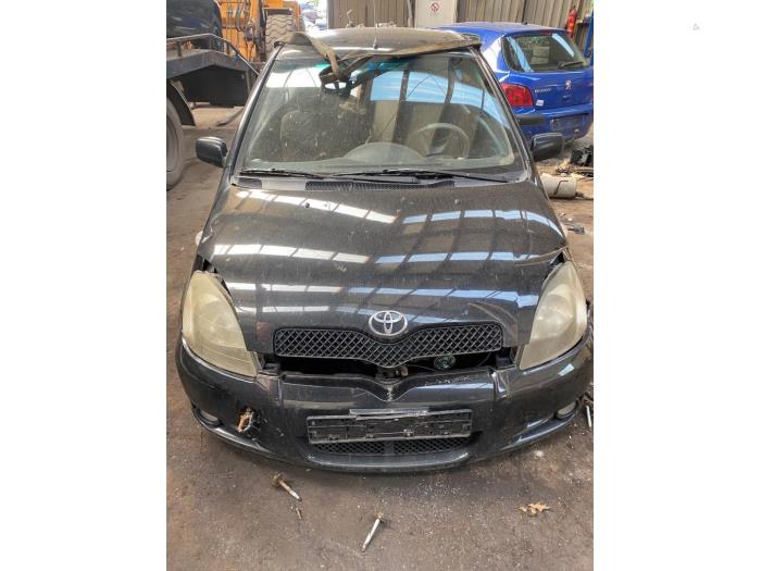 Toyota Yaris 1.5 T Sport 16V VVT-i Sloopvoertuig (2002, Zwart)
