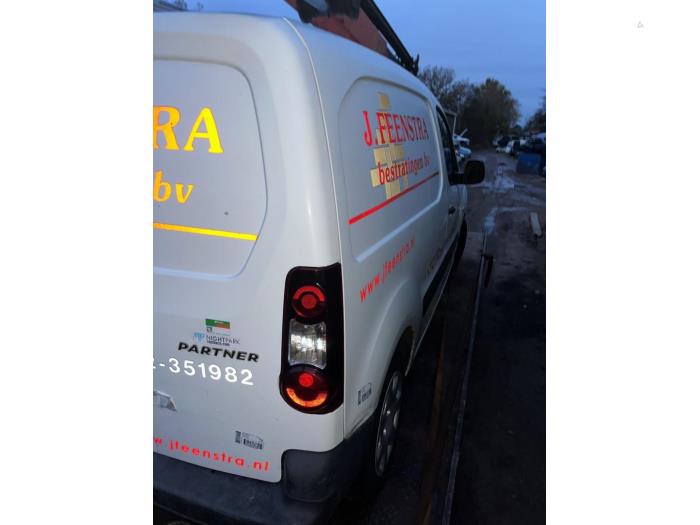 Peugeot Partner 1.6 HDI 75 Phase 2 Sloopvoertuig (2015, Graniet)