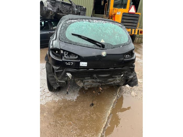 Alfa Romeo 147 2.0 Twin Spark 16V Sloopvoertuig (2008, Zwart)