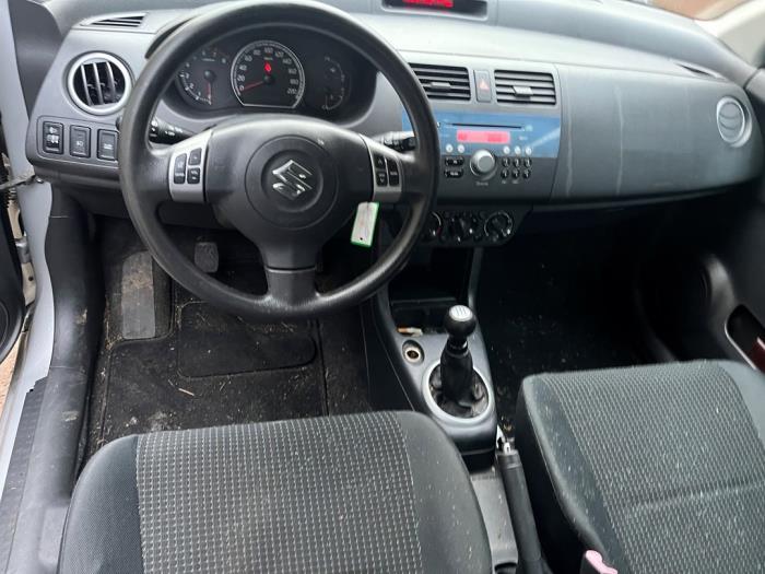 Suzuki Swift 1.3 VVT 16V Sloopvoertuig (2005, Grijs)