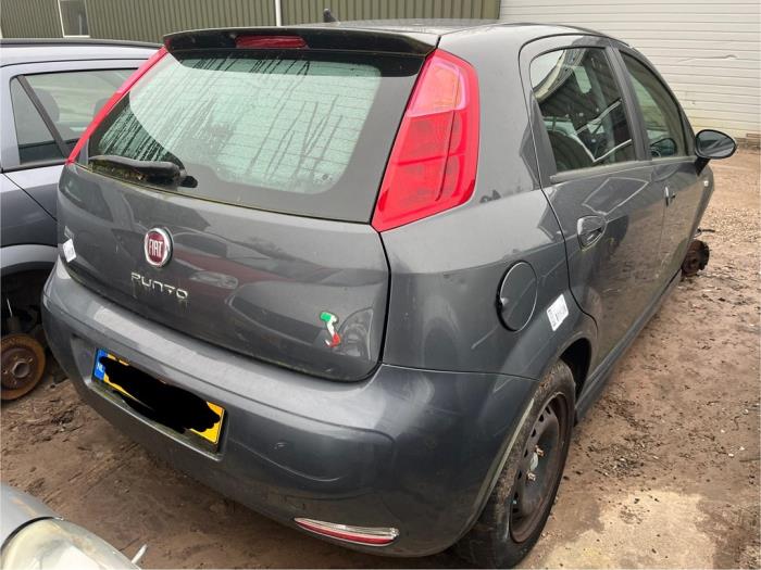 Fiat Punto III 0.9 TwinAir Turbo 100 Sloopvoertuig (2014, Grijs)