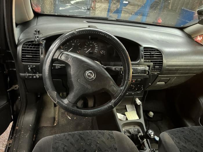Opel Zafira 1.6 16V Sloopvoertuig (2001, Zwart)
