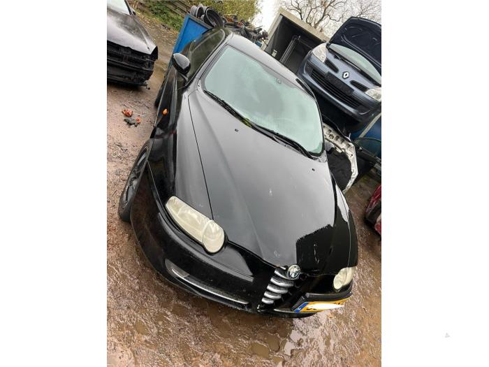 Alfa Romeo 147 1.6 HP Twin Spark 16V Sloopvoertuig (2002, Zwart)