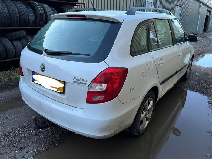 Skoda Fabia II Combi 1.2 TDI 12V Greenline Sloopvoertuig (2010, Wit)