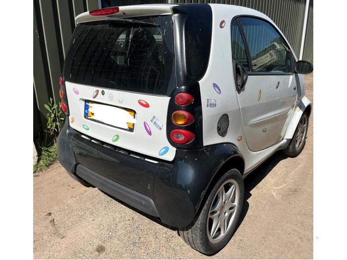 Smart City-Coupé 0.6 Turbo i.c. Smart&Pulse Sloopvoertuig (2002, Zwart)