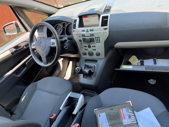 Opel Zafira 2.2 16V Direct Ecotec Sloopvoertuig (2008, Zwart)