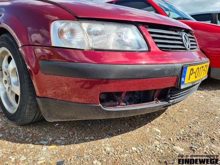 Volkswagen Passat 2.3 VR5 Sloopvoertuig (1999, Rood)