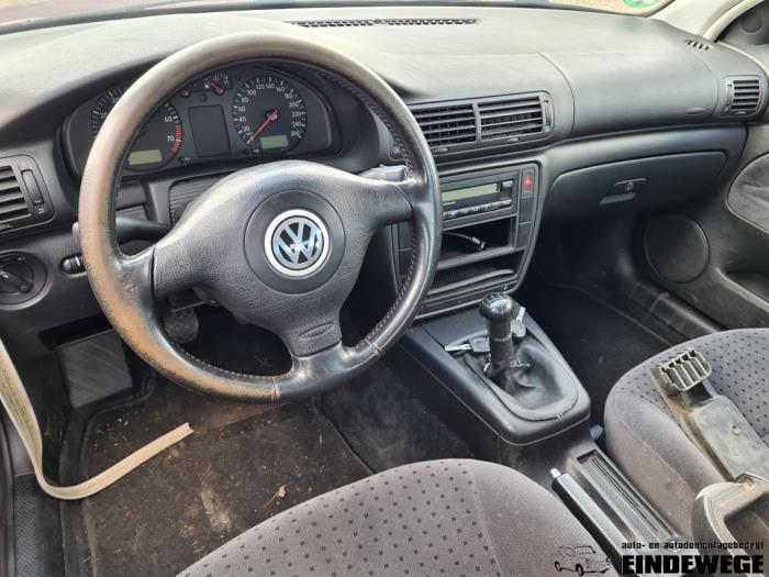 Volkswagen Passat 2.3 VR5 Sloopvoertuig (1999, Rood)