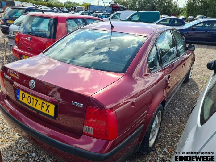 Volkswagen Passat 2.3 VR5 Sloopvoertuig (1999, Rood)