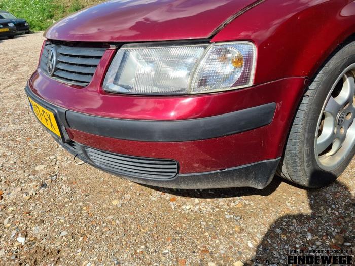 Volkswagen Passat 2.3 VR5 Sloopvoertuig (1999, Rood)