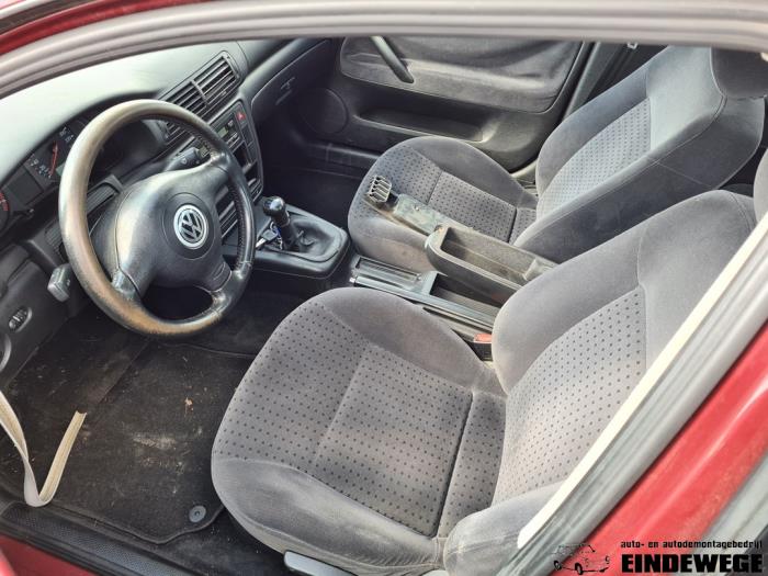 Volkswagen Passat 2.3 VR5 Sloopvoertuig (1999, Rood)