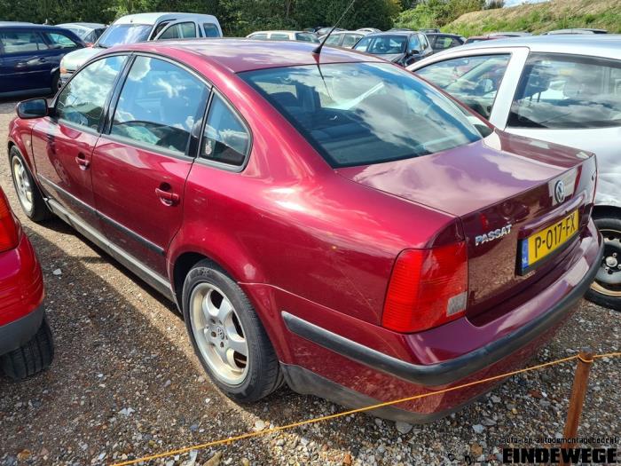 Volkswagen Passat 2.3 VR5 Sloopvoertuig (1999, Rood)