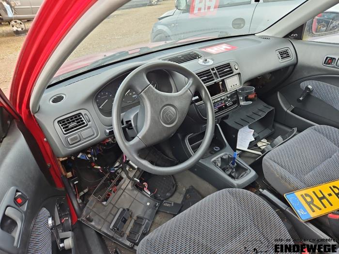 Honda Civic 1.4i 16V Sloopvoertuig (1997, Rood)