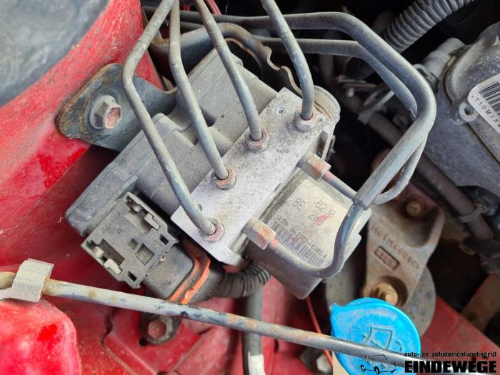 Suzuki Swift 1.3 VVT 16V Sloopvoertuig (2005, Rood)