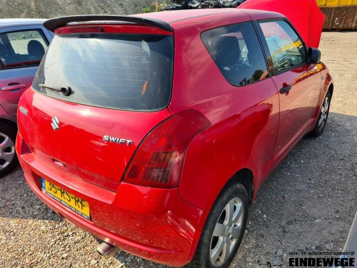 Suzuki Swift 1.3 VVT 16V Sloopvoertuig (2005, Rood)