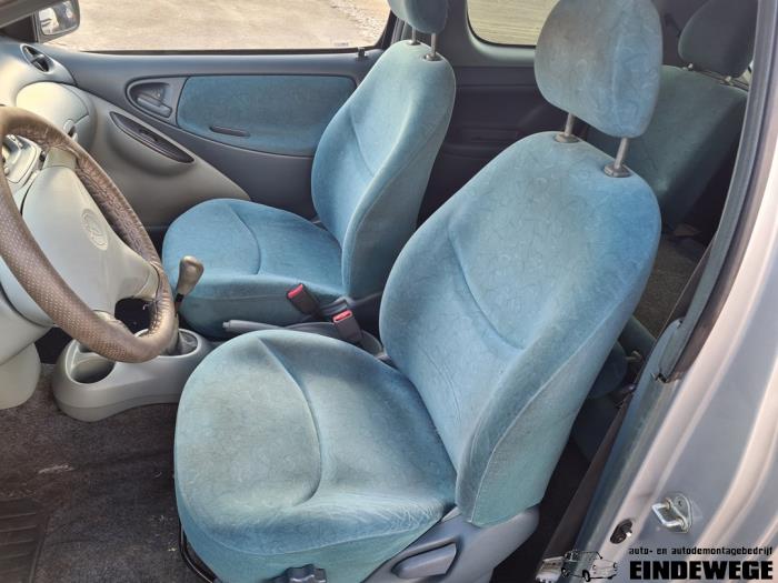 Toyota Yaris 1.0 16V VVT-i Sloopvoertuig (1999, Grijs)