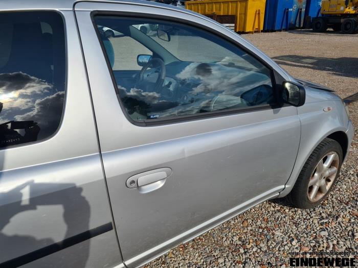 Toyota Yaris 1.0 16V VVT-i Sloopvoertuig (1999, Grijs)