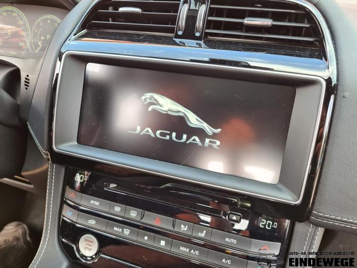 Jaguar F-Pace 2.0 Turbo 16V AWD Sloopvoertuig (2017, Groen)