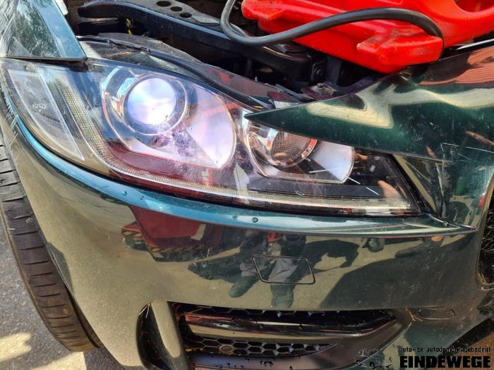 Jaguar F-Pace 2.0 Turbo 16V AWD Sloopvoertuig (2017, Groen)