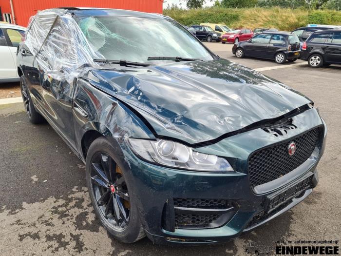 Jaguar F-Pace 2.0 Turbo 16V AWD Sloopvoertuig (2017, Groen)