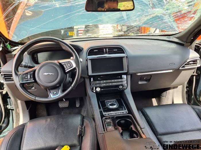 Jaguar F-Pace 2.0 Turbo 16V AWD Sloopvoertuig (2017, Groen)