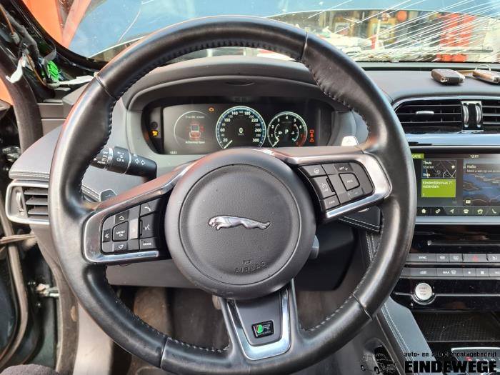 Jaguar F-Pace 2.0 Turbo 16V AWD Sloopvoertuig (2017, Groen)