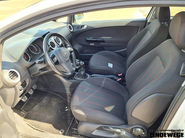 Opel Corsa D 1.4 Euro 5 Sloopvoertuig (2010, Wit)