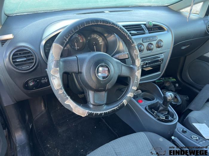 Seat Leon 1.6 Sloopvoertuig (2006, Zwart)