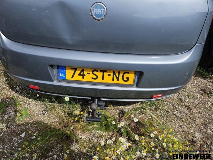 Fiat Grande Punto 1.4 16V Sloopvoertuig (2006, Grijs)