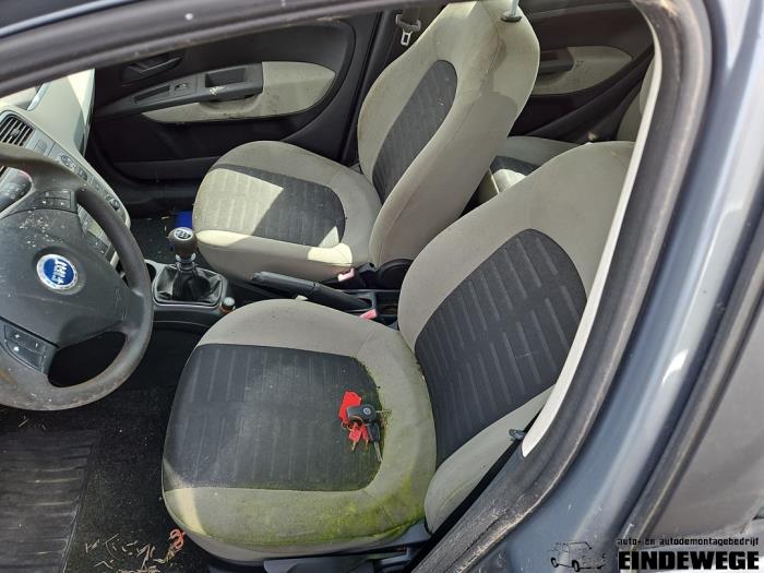 Fiat Grande Punto 1.4 16V Sloopvoertuig (2006, Grijs)