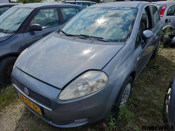 Fiat Grande Punto 1.4 16V Sloopvoertuig (2006, Grijs)
