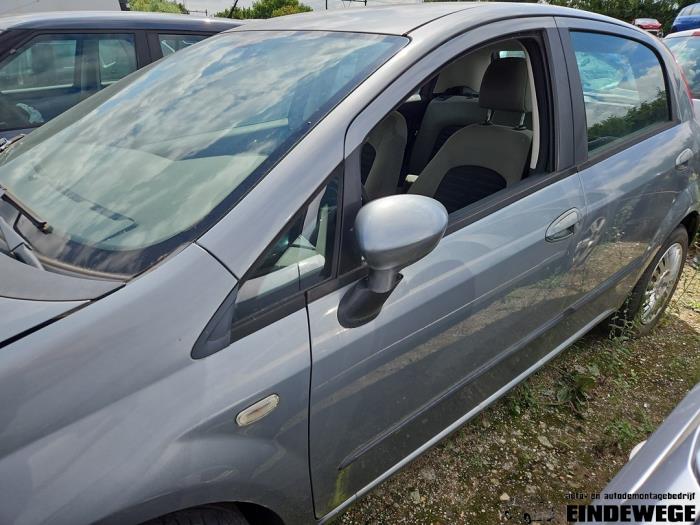 Fiat Grande Punto 1.4 16V Sloopvoertuig (2006, Grijs)