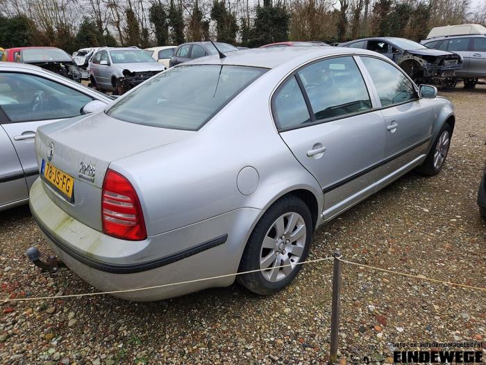 Skoda Superb 1.8 20V Turbo Sloopvoertuig (2002, Grijs)