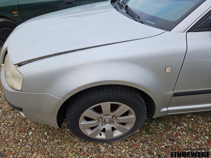 Skoda Superb 1.8 20V Turbo Sloopvoertuig (2002, Grijs)