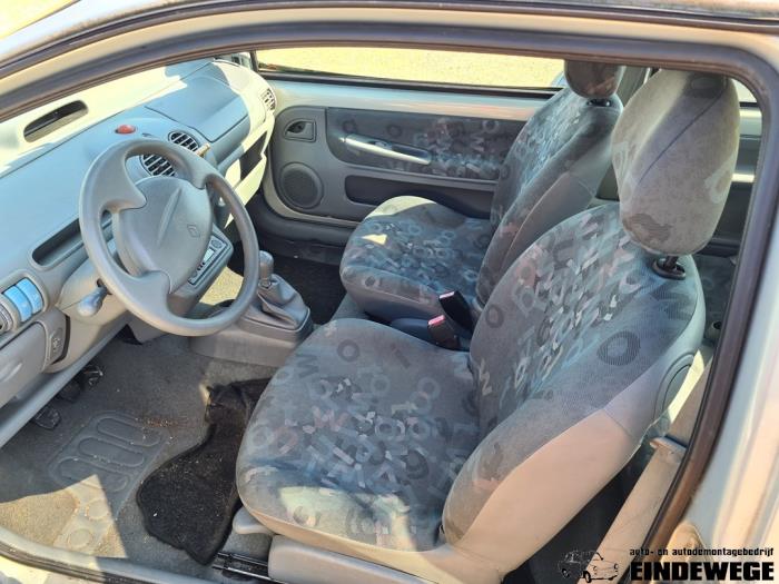 Renault Twingo 1.2 Sloopvoertuig (2006, Grijs)