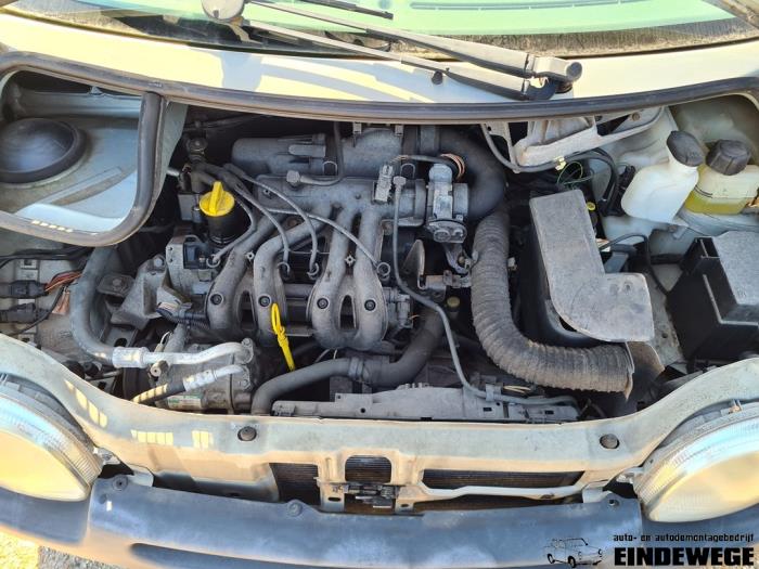 Renault Twingo 1.2 Sloopvoertuig (2006, Grijs)