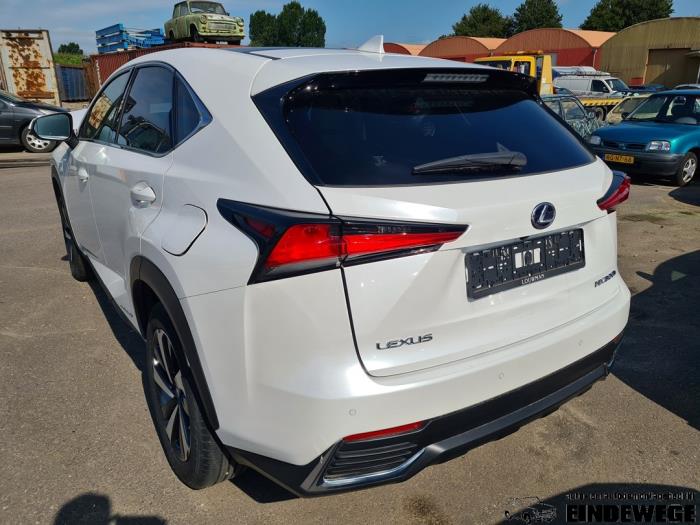 Lexus NX I 300h 2.5 16V 4x4 Sloopvoertuig (2018, Wit)