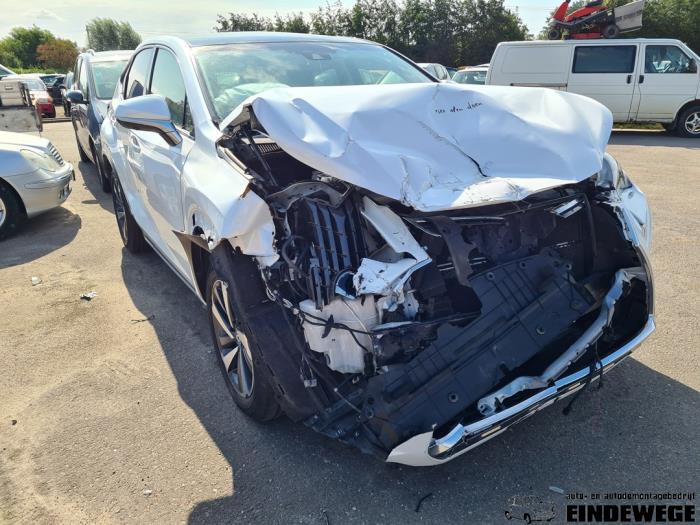 Lexus NX I 300h 2.5 16V 4x4 Sloopvoertuig (2018, Wit)