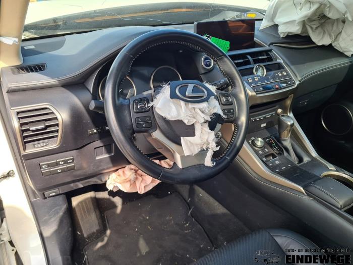 Lexus NX I 300h 2.5 16V 4x4 Sloopvoertuig (2018, Wit)