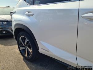 Lexus NX I 300h 2.5 16V 4x4 Sloopvoertuig (2018, Wit)