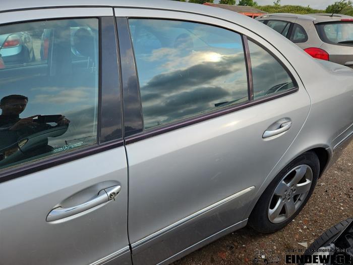 Mercedes E 2.6 E-240 V6 18V Sloopvoertuig (2002, Grijs)