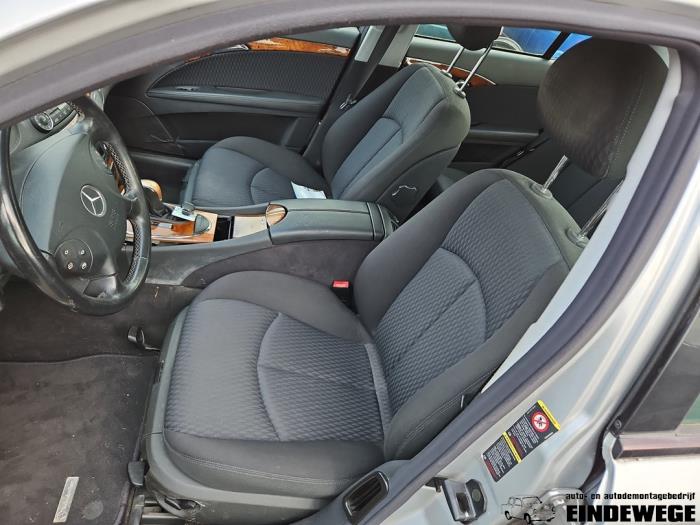 Mercedes E 2.6 E-240 V6 18V Sloopvoertuig (2002, Grijs)