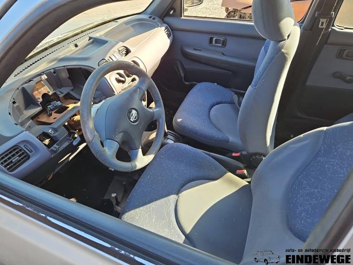 Nissan Micra 1.4 16V Sloopvoertuig (2002, Grijs)