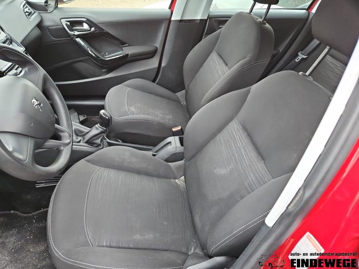 Peugeot 208 I 1.0 Vti 12V PureTech Sloopvoertuig (2014, Rood)