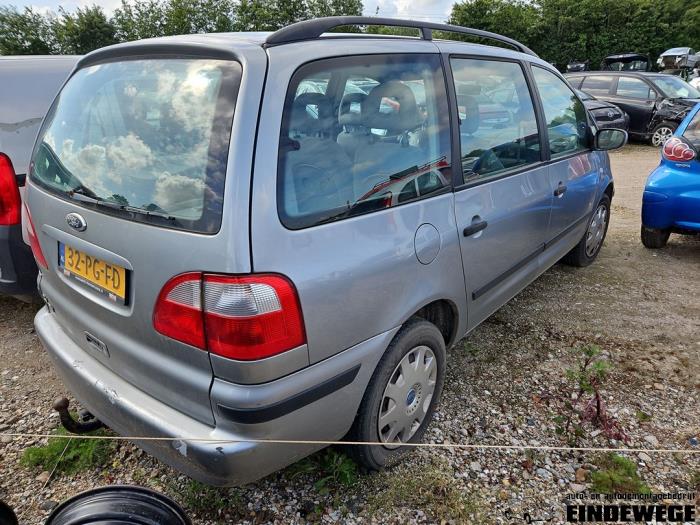 Ford Galaxy 2.0 Sloopvoertuig (2004, Grijs)