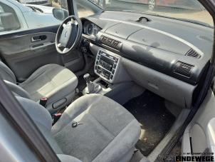 Ford Galaxy 2.0 Sloopvoertuig (2004, Grijs)