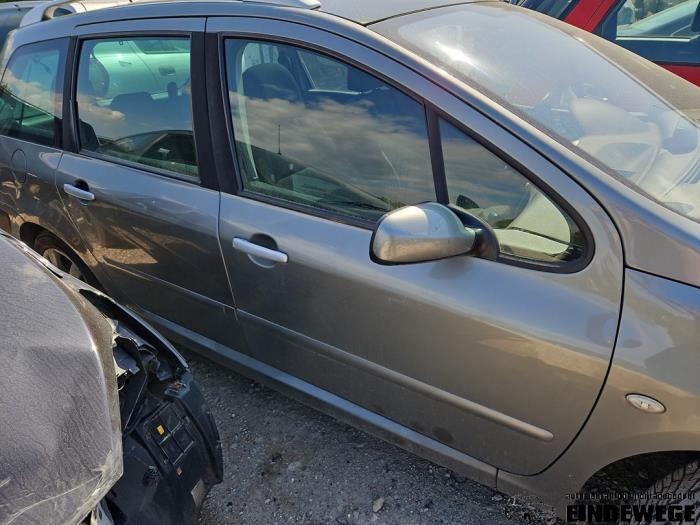 Peugeot 307 SW 1.6 HDiF 110 16V Sloopvoertuig (2007, Grijs)