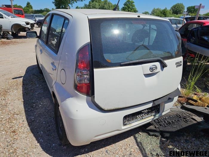 Daihatsu Sirion 2 1.0 12V DVVT Sloopvoertuig (2012, Wit)