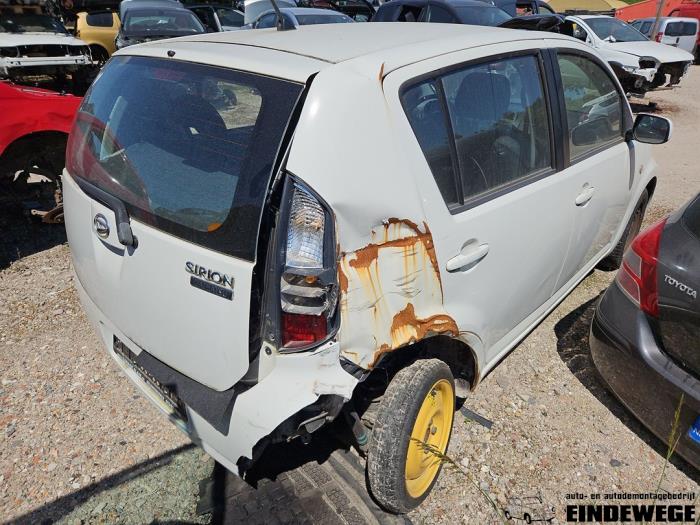 Daihatsu Sirion 2 1.0 12V DVVT Sloopvoertuig (2012, Wit)