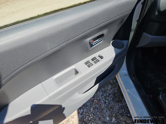 Daihatsu Sirion 2 1.0 12V DVVT Sloopvoertuig (2012, Wit)